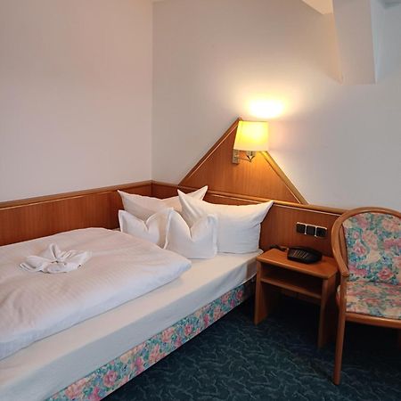 Hotel Garni Eschenbach Hildburghausen Bagian luar foto