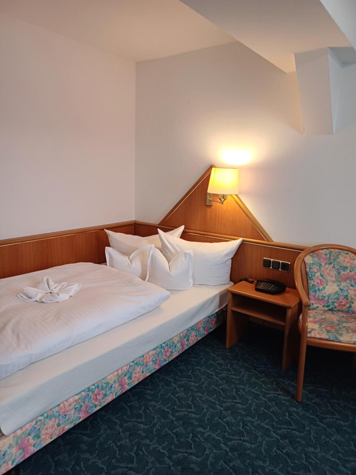 Hotel Garni Eschenbach Hildburghausen Bagian luar foto